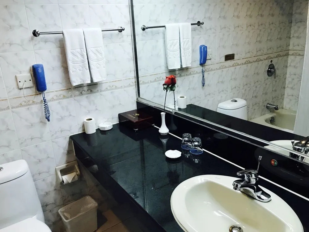 Hangzhou Qiandaohu Waigaoqiao Hotel