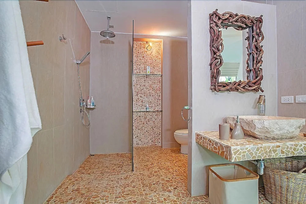 Romantic Sea View Villa with 4 Bedrooms