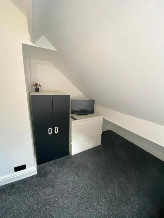 Pristine 2 bedroom apartment with off street parking