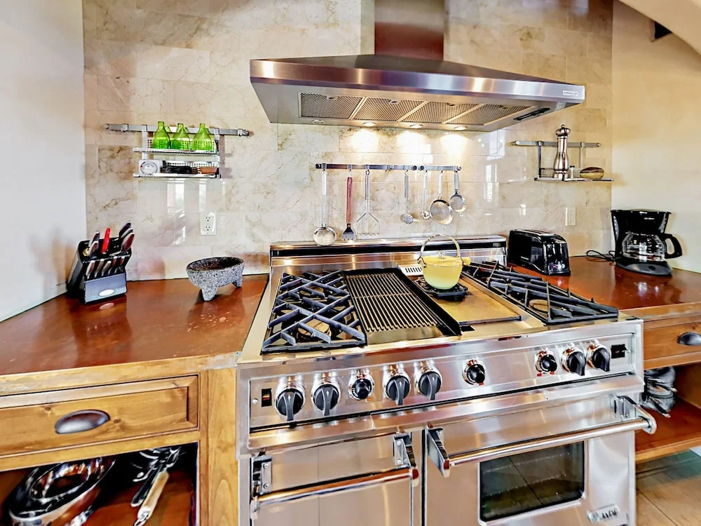 Custom-designed European-style Home 2 Bedrooms 1 Bathroom Home