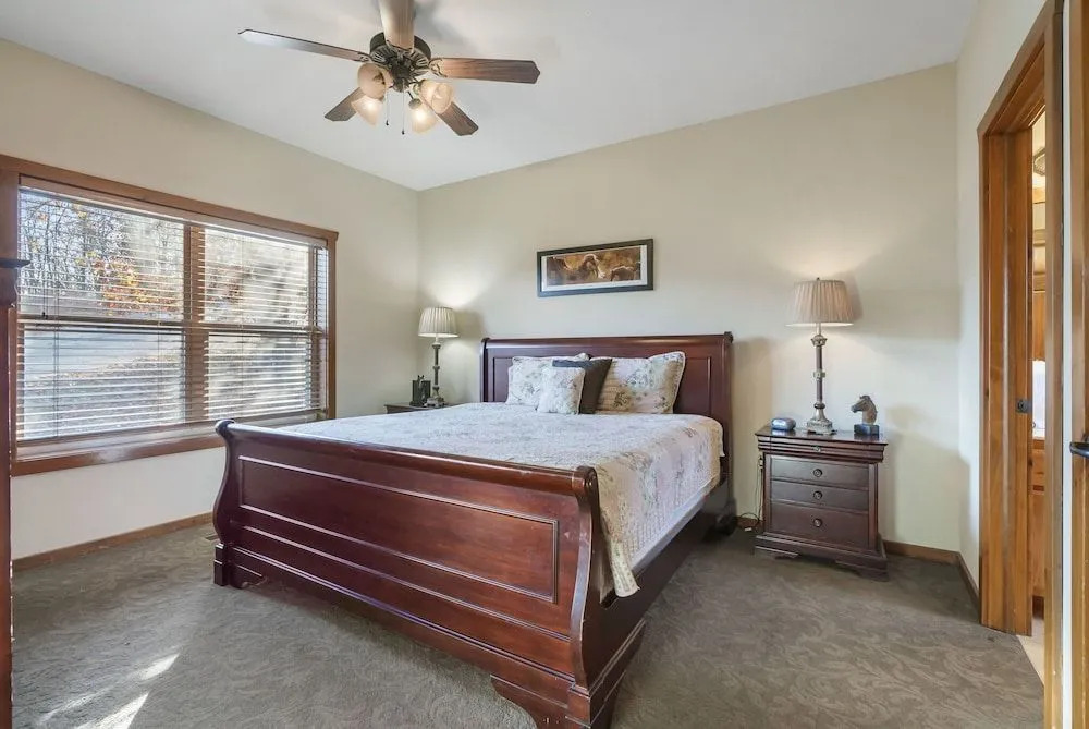 Kemper's Cabin by Silver Dollar City - Ideally Located