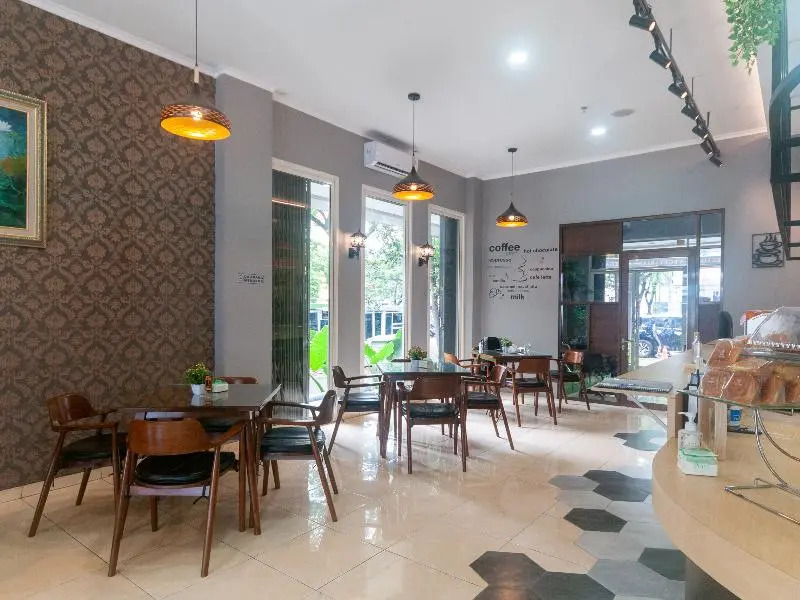 Ellegan Residence by OYO Rooms