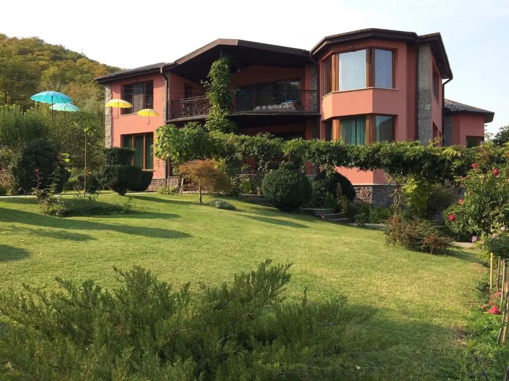 Villa Ananuri
