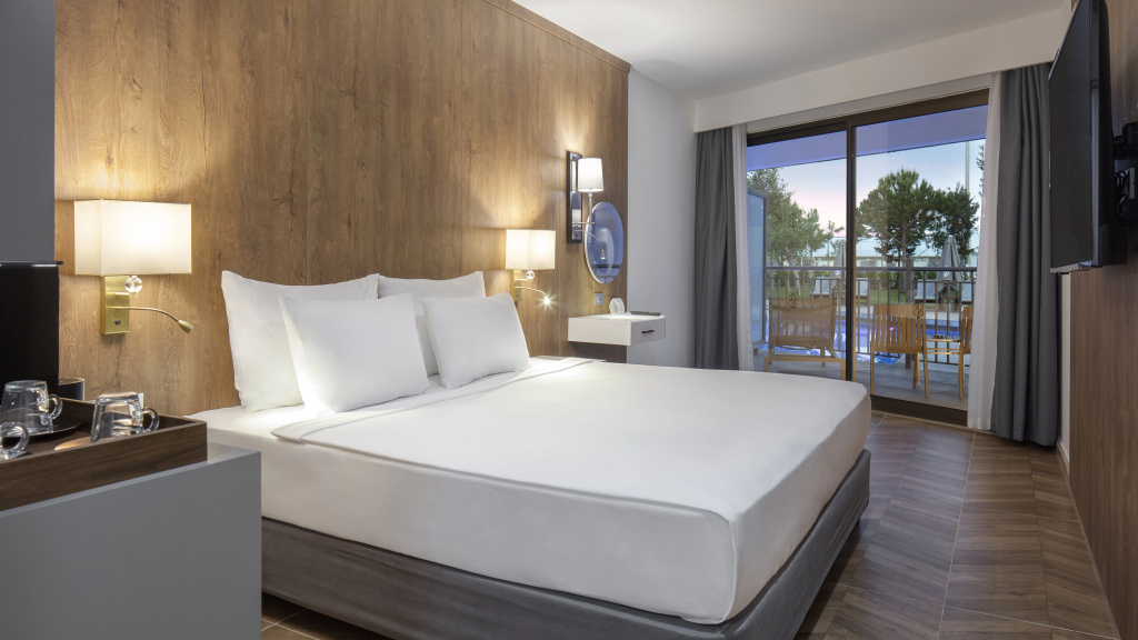 Nirvana Cosmopolitan Hotel - Convention & Sports Center