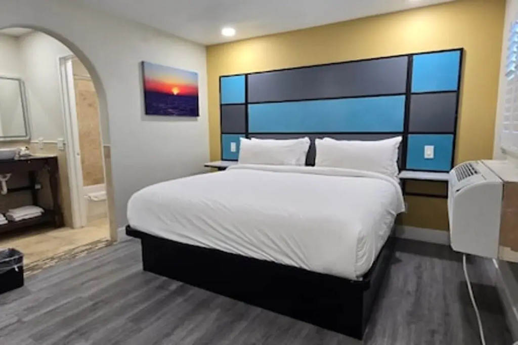 Hotel Avenida Victorville I 15
