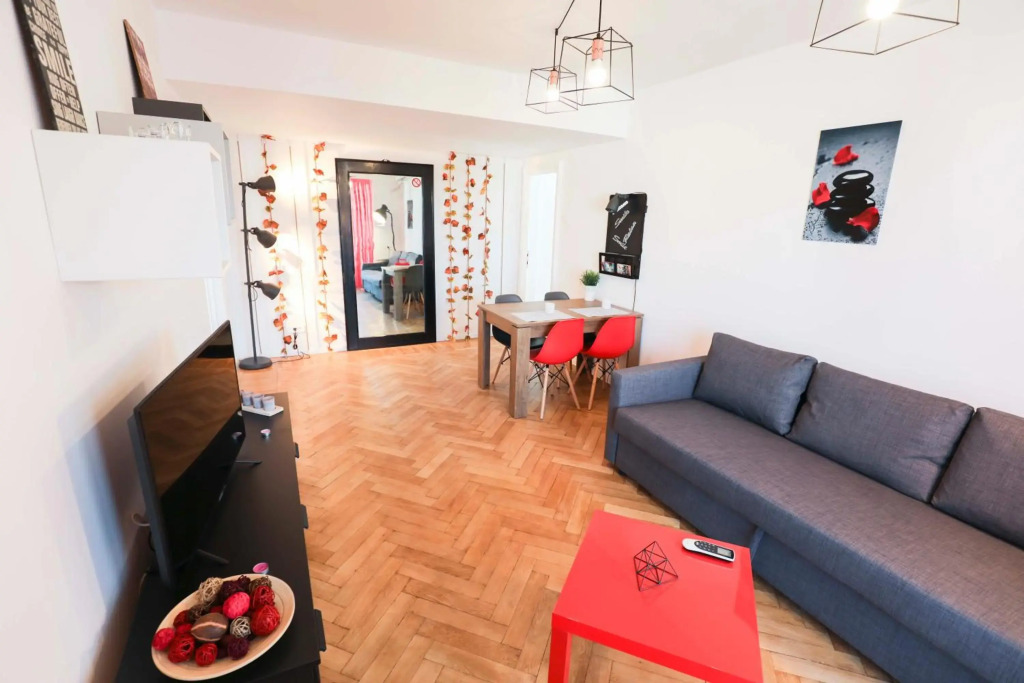 Victoria Avenue Apartment
