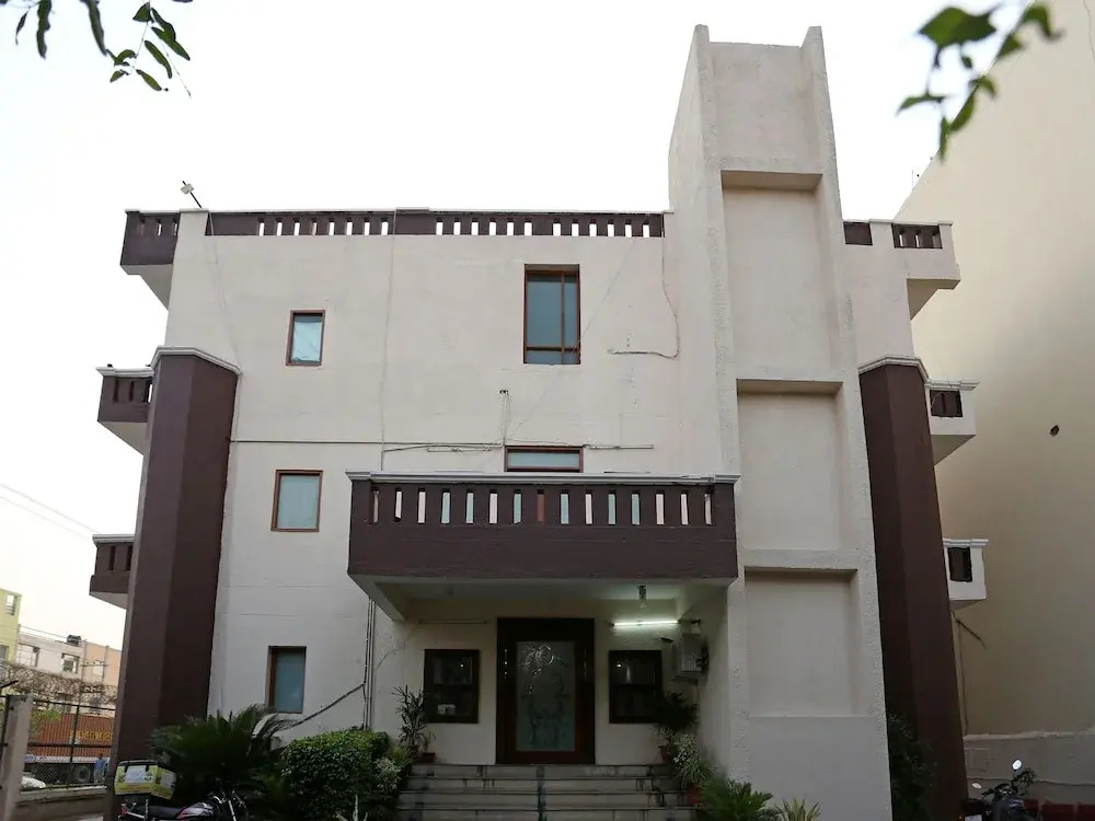 OYO 14100 Hotel D Meridien