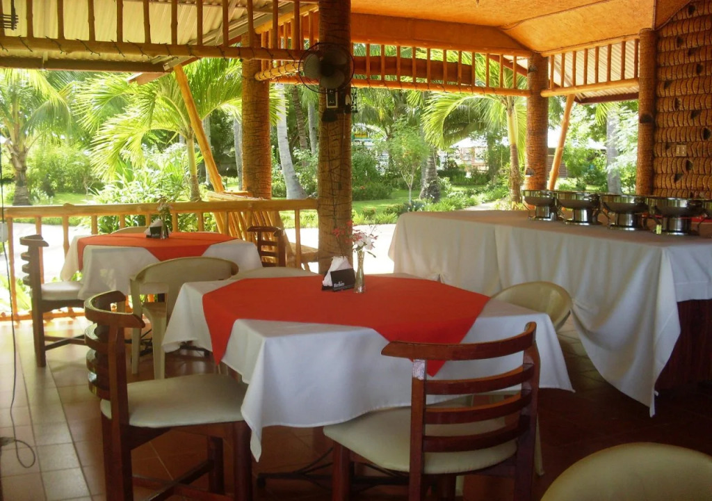 Maia's Beach Resort