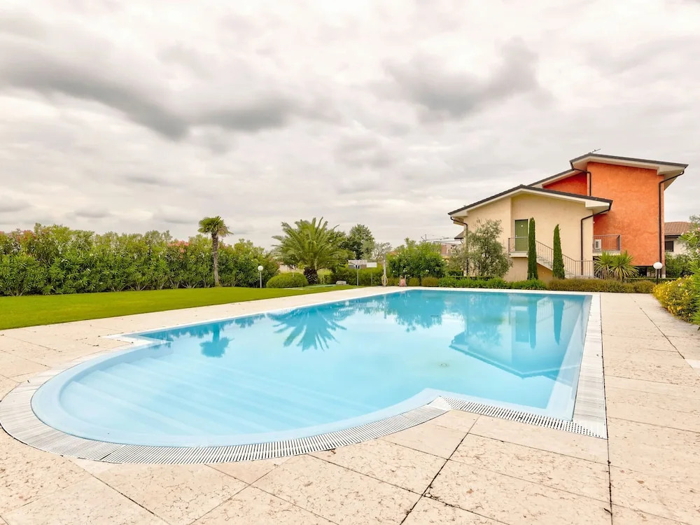 Beautiful Holiday Home In Cola With Swimming pool