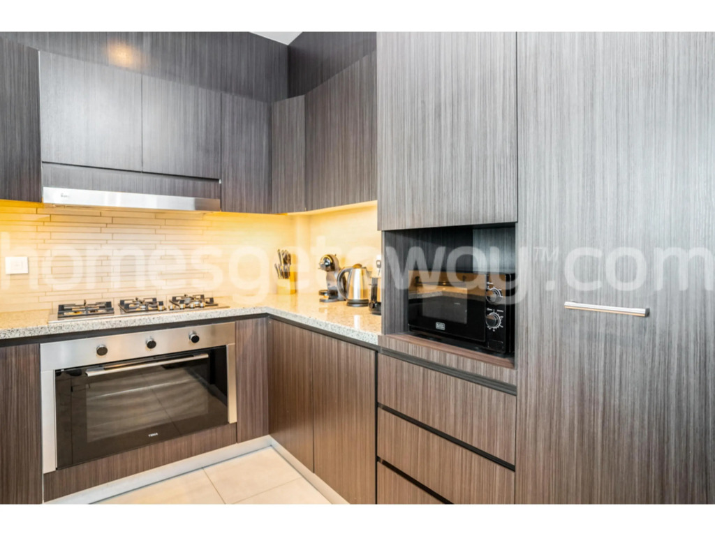 KeyOne - 3BR with Maids in Downtown Views