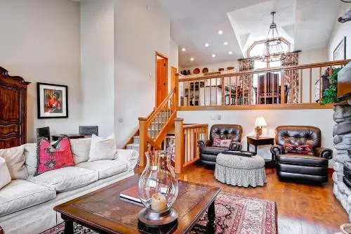 Meadows Townhome M2