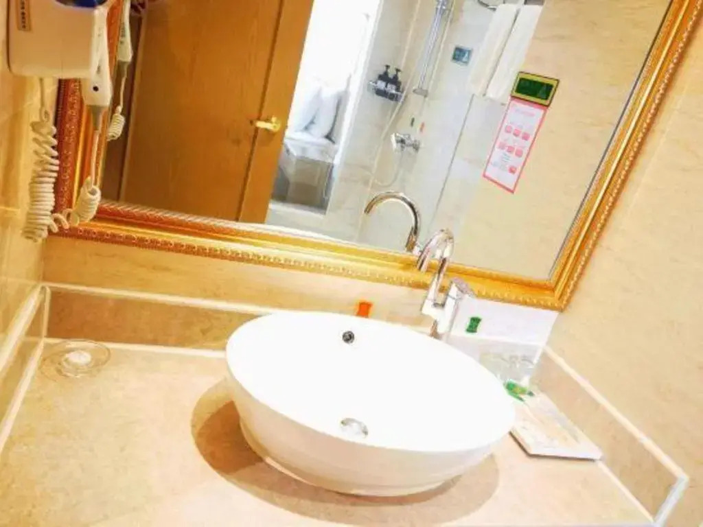 Starway Hotel Zhengzhou East Railway Station