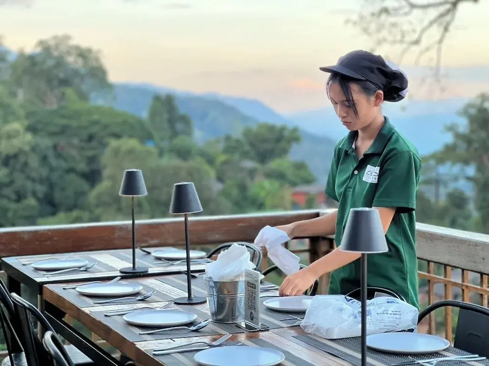 Baan Nhuer Mek