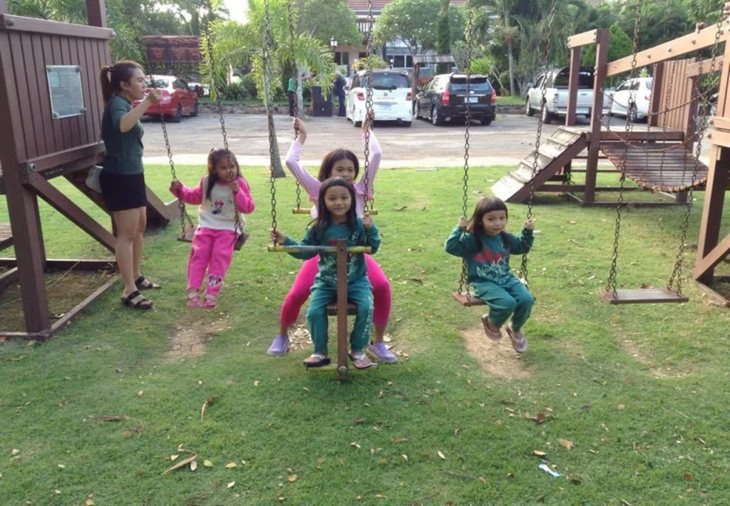 Im Poo Hill Resort.