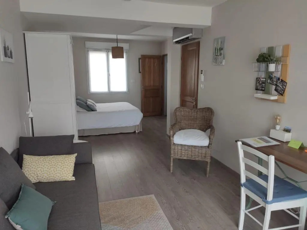 LAnsolanette Chambre Dhtes