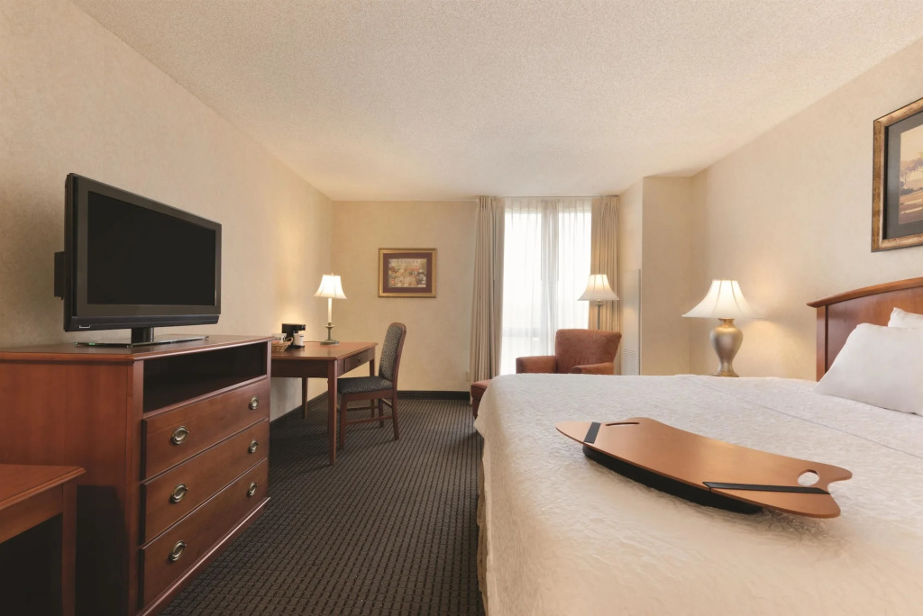 Hampton Inn & Suites Country Club Plaza