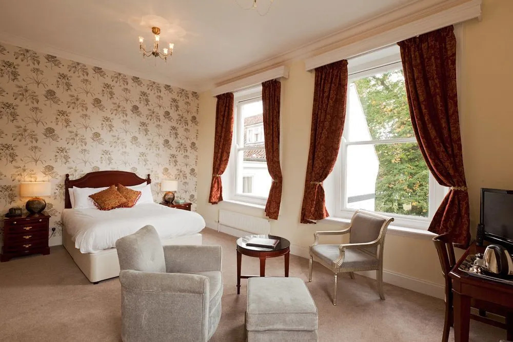 Thomas Paine Hotel