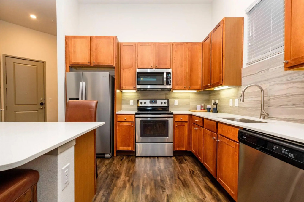 Huge Condo Great Price I Downtown Houston