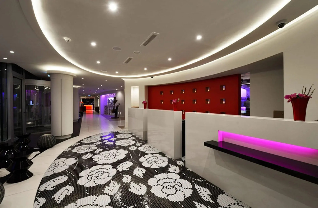 Hotel N'vY