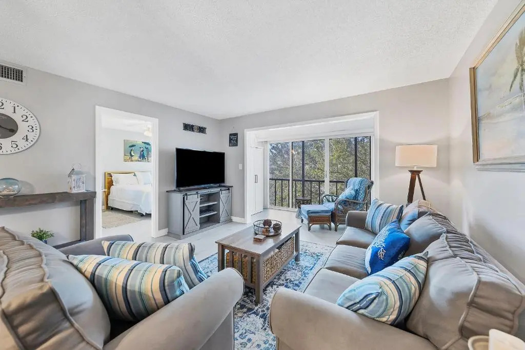 2 Bed 2 Bath Centrally Located