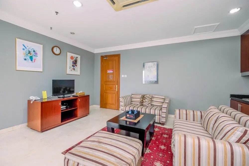 Cozy Stay 1Br Roosseno Plaza Apartment