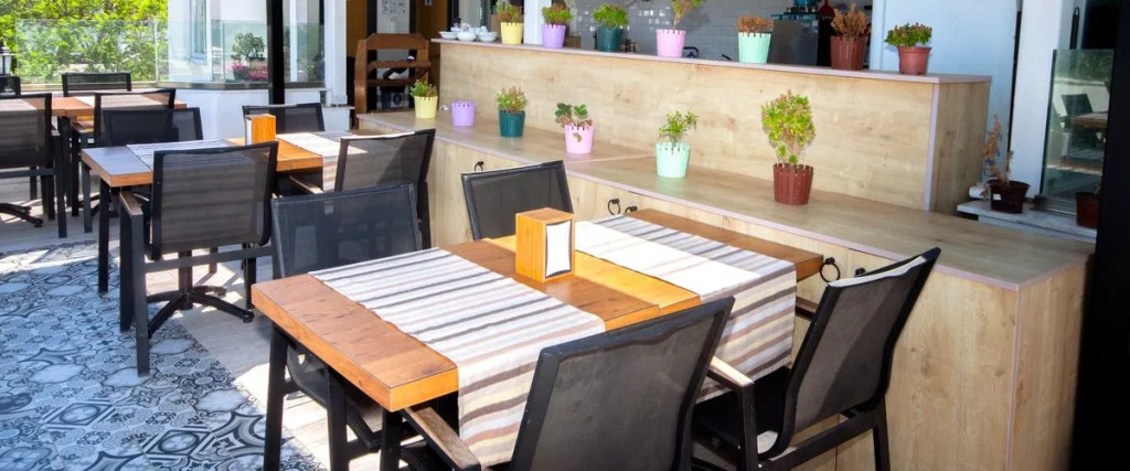 Anar Hotel