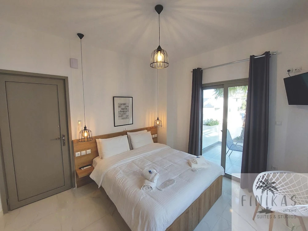 Finikas Suites & Apartments Airport By Airstay