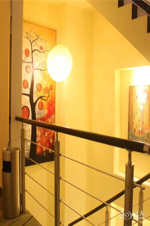 Xinyang Times Inn