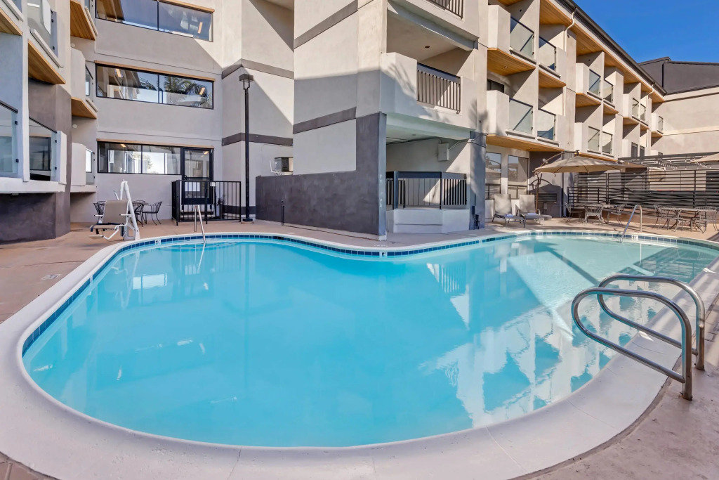 Comfort Inn & Suites Irvine Spectrum