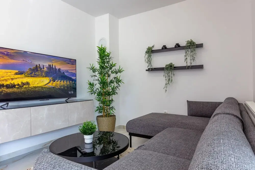 Exquisite Prestige Luxury Apartments With Shared Pool