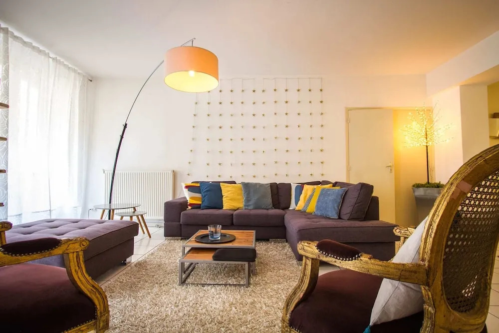 Spacious T3 of 150m2 - Place des Quinconces