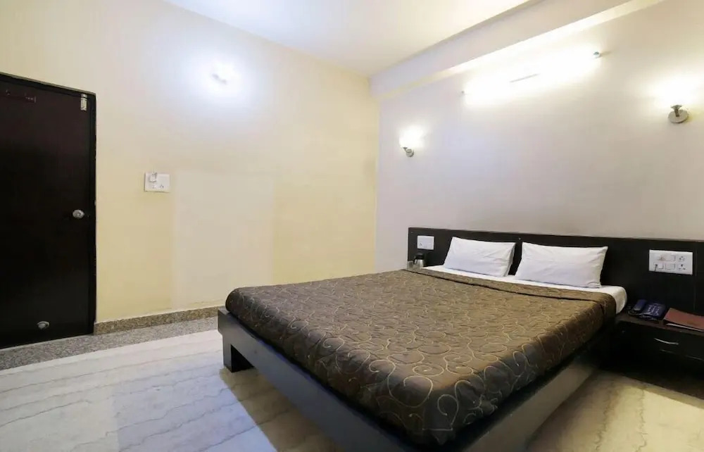 Jypore Saffron Inn & Suites