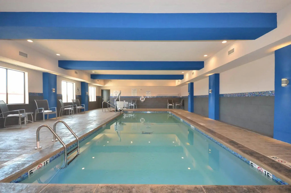 Holiday Inn Express & Suites Oklahoma City Mid - Arpt Area by IHG