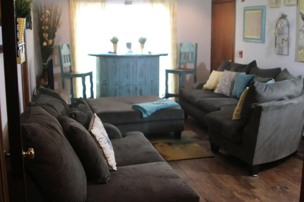 The Whispering Pines Inn