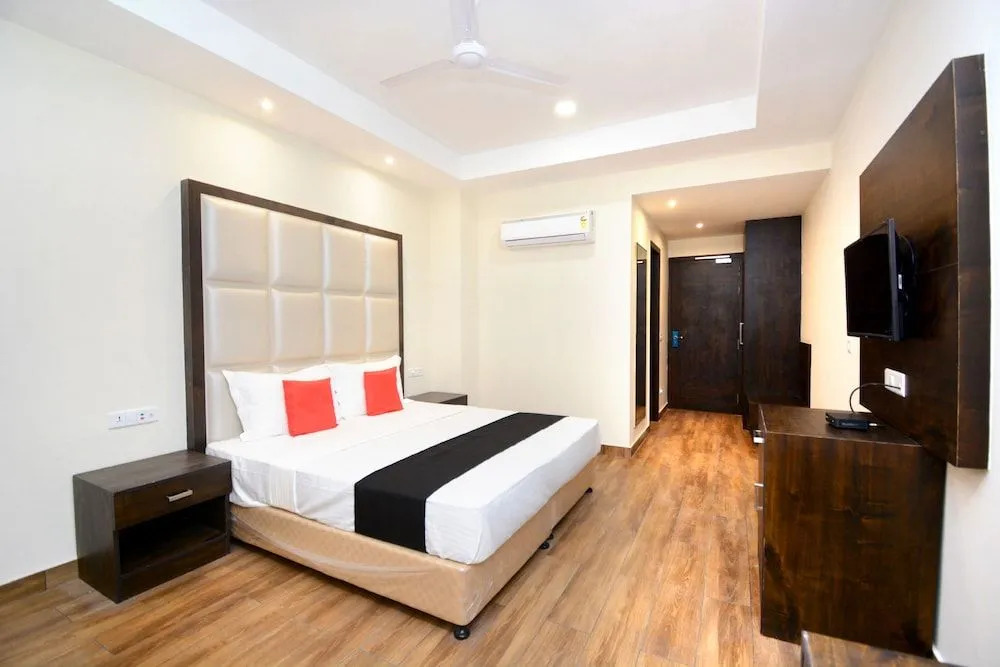 Capital O 37234 Reejas Inns N Suites
