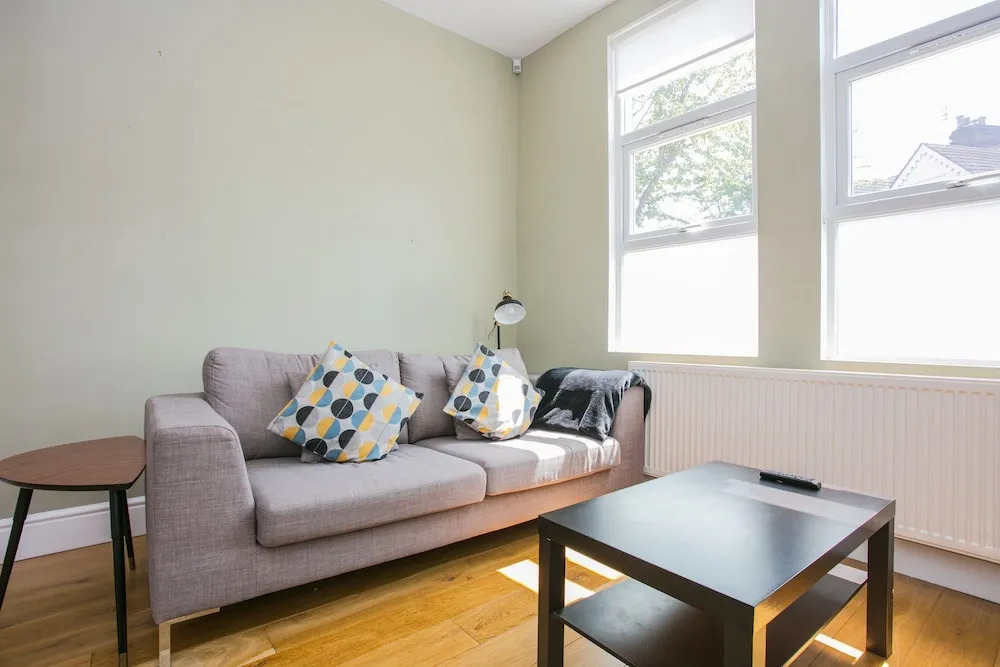 Three Bedroom Apartment in Willesden Green
