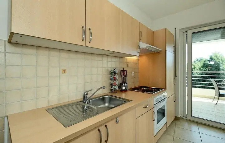 Awesome Home in Umag With 2 Bedrooms