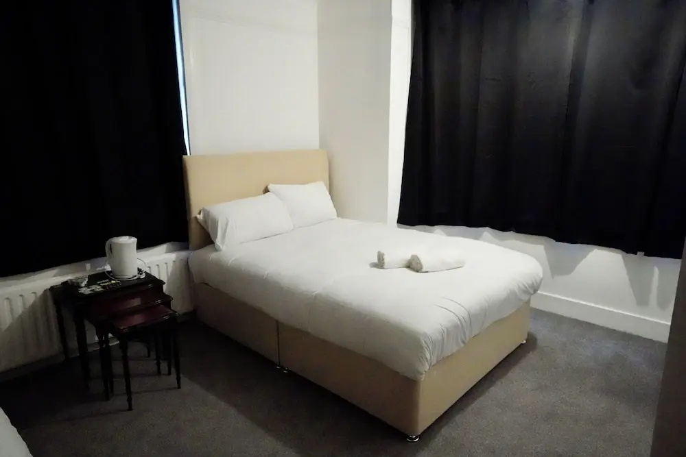 Gatwick Birchwood Lodge
