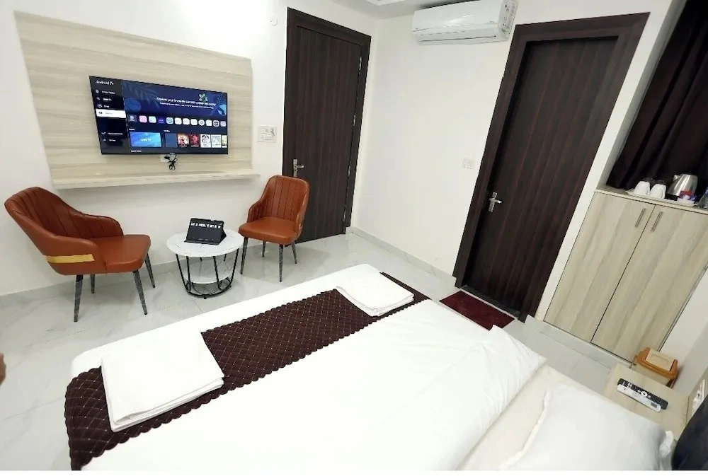 Hotel Finch Grand by Revaantra