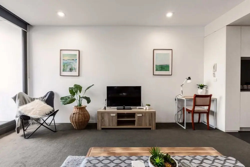 1 Bedroom Apartment in Prahran with Balcony