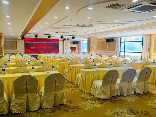 Vienna Hotel (Luoding Luocheng Branch)