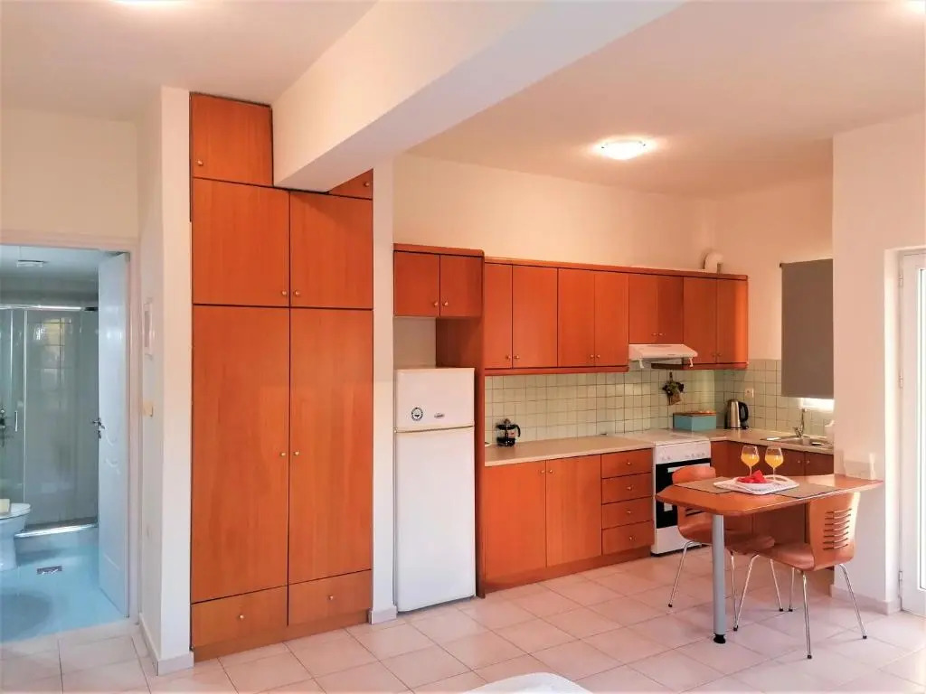 Emerald Apartment 2 Halepa
