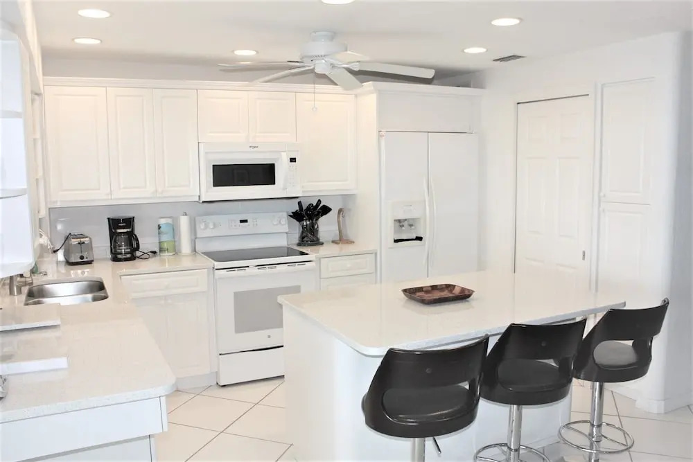 Jamaica Royale 406 - 2 Br Condo
