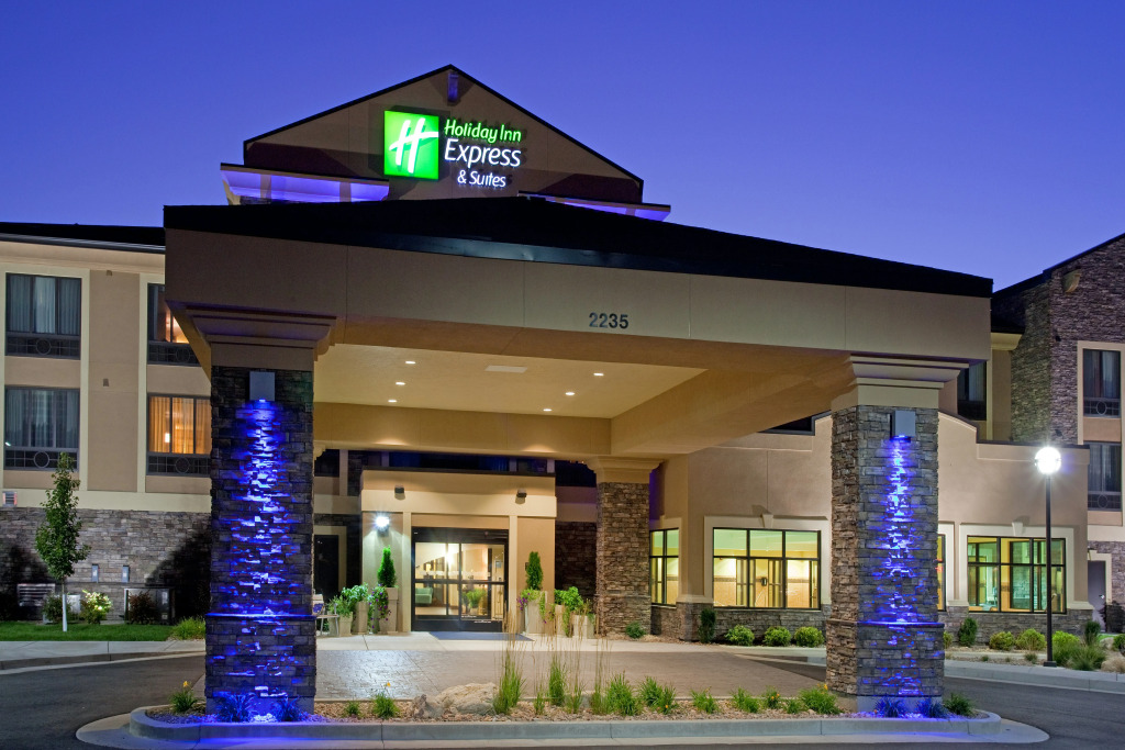 Holiday Inn Express & Suites Logan by IHG