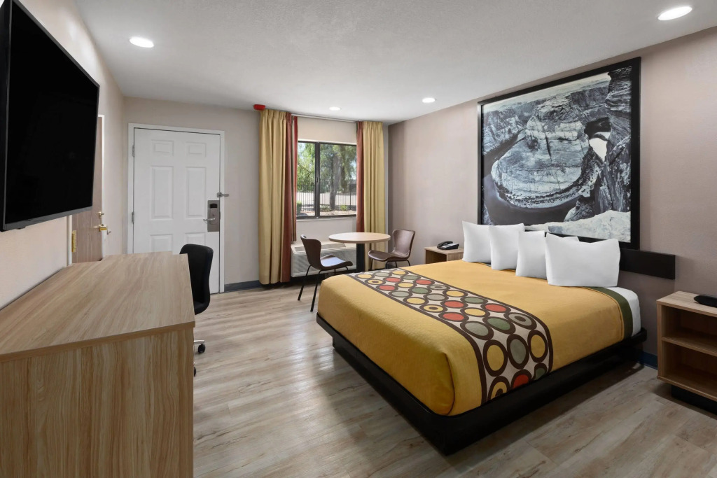 Super 8 by Wyndham Tucson/Grant Road Area AZ
