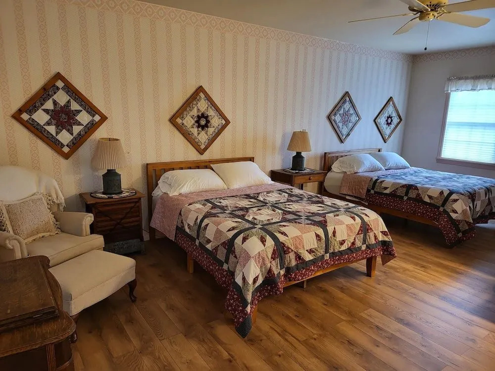 Applebutter Inn
