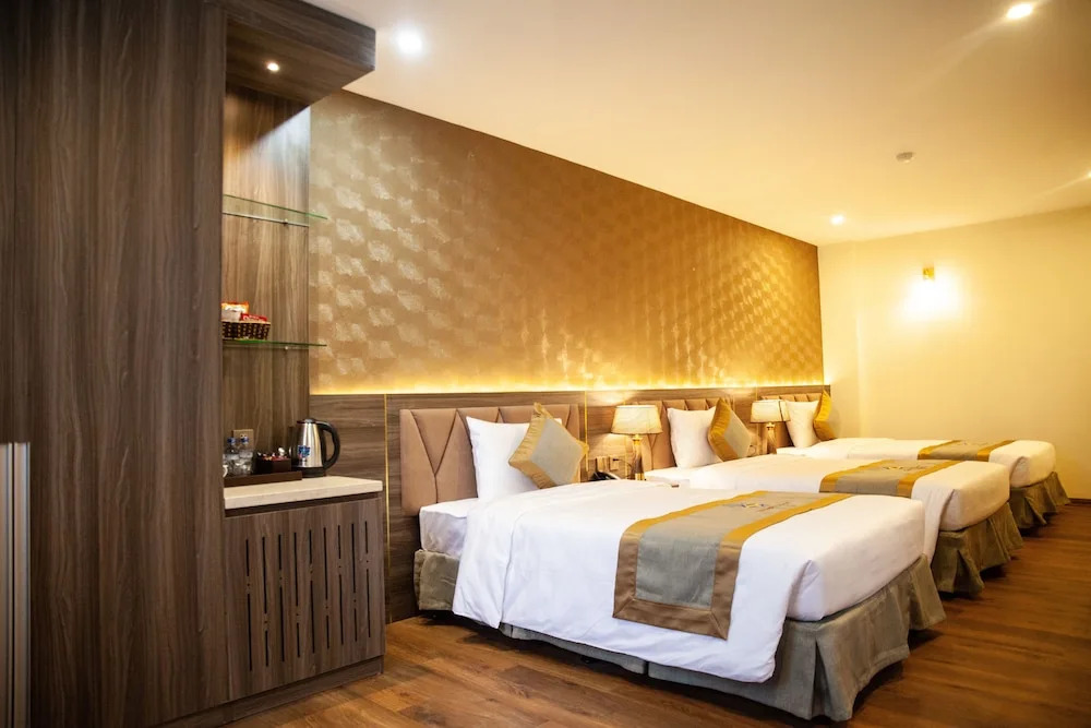 Thông Đỏ Hotel