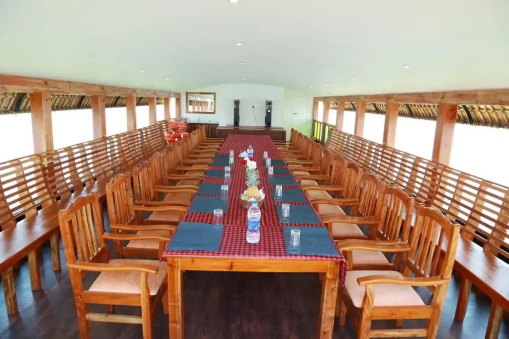 Niche Stays Luxury Houseboats