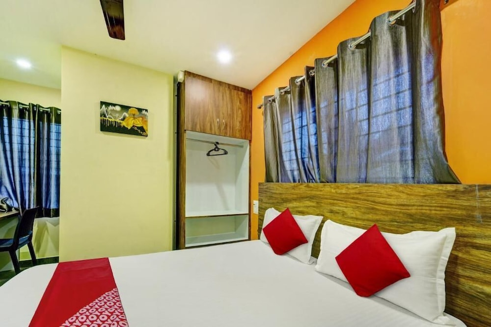 Hotel Jacs Inn