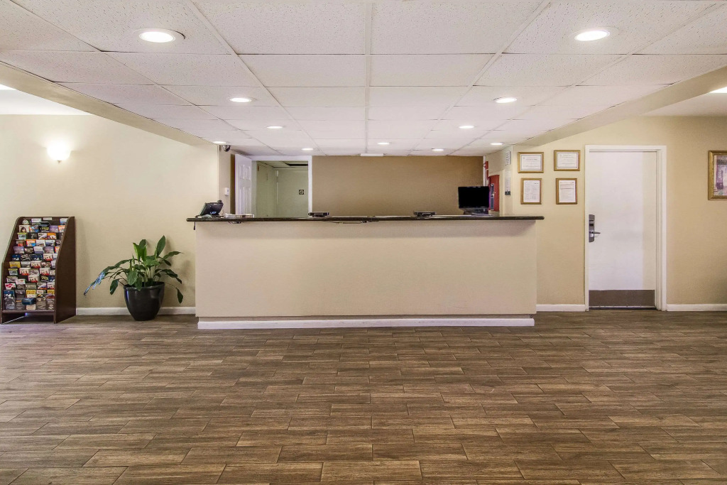 Suburban Studios Hotel Kingsland Near I-95